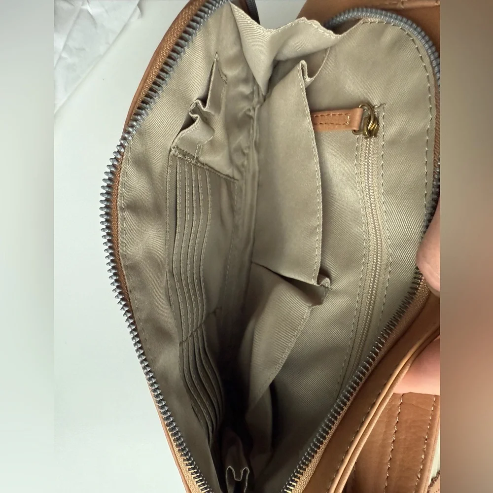 American Leather Co. Marino Mini Crossbody Bag - Picture 6 of 10